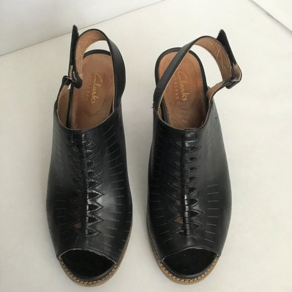 Clarks Artisan's Briatta Key Women's Adjustable Strap Peep-Toe Sandals Black 7W - Picture 1 of 9